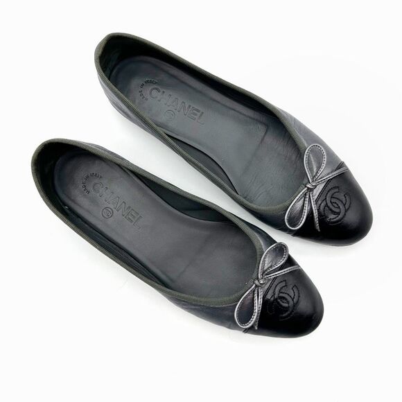 CHANEL Ballet Flat Size 38.5 CC Logo Leather Round Toe Black Silver Metallic - Picture 4 of 12